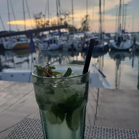 アパート Portum Vendeghaz *