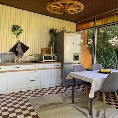 Portum Vendeghaz アパート *